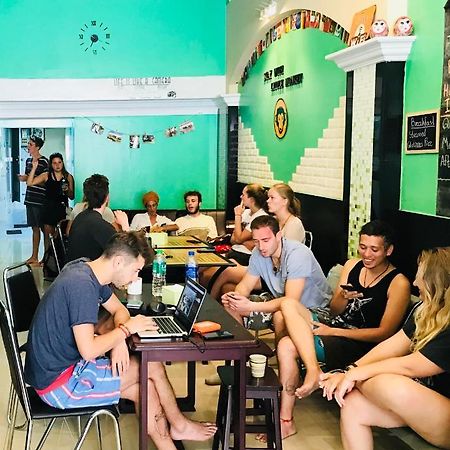 Little Monkey Hostel Yangon Esterno foto
