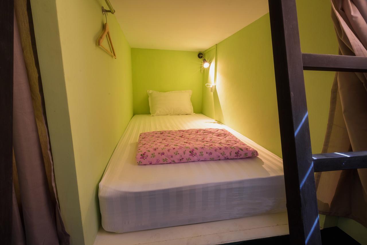 Little Monkey Hostel Yangon Esterno foto