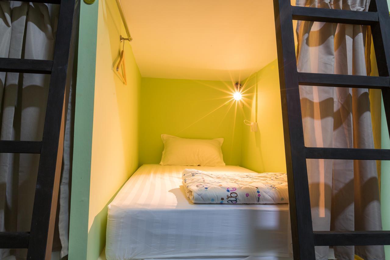 Little Monkey Hostel Yangon Esterno foto