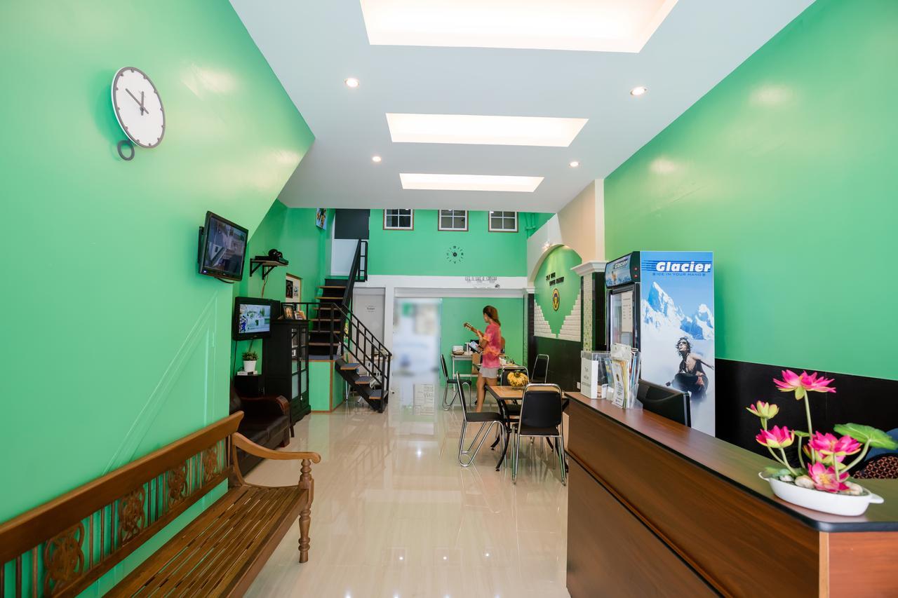 Little Monkey Hostel Yangon Esterno foto