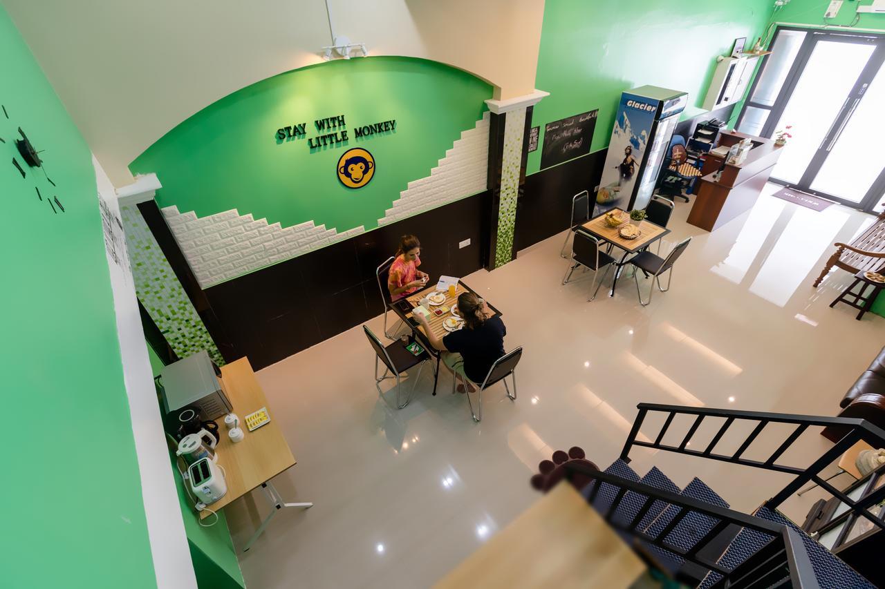 Little Monkey Hostel Yangon Esterno foto