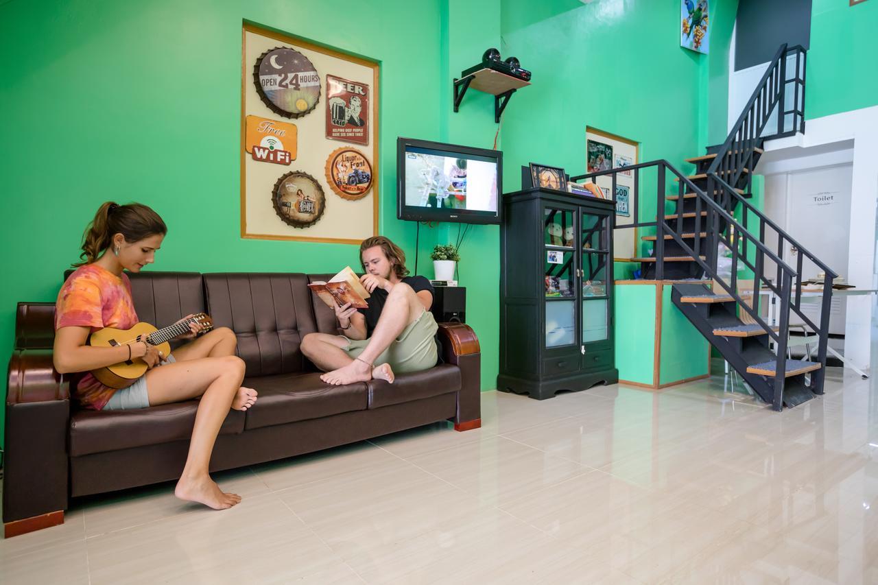 Little Monkey Hostel Yangon Esterno foto