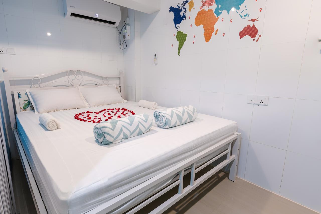 Little Monkey Hostel Yangon Esterno foto