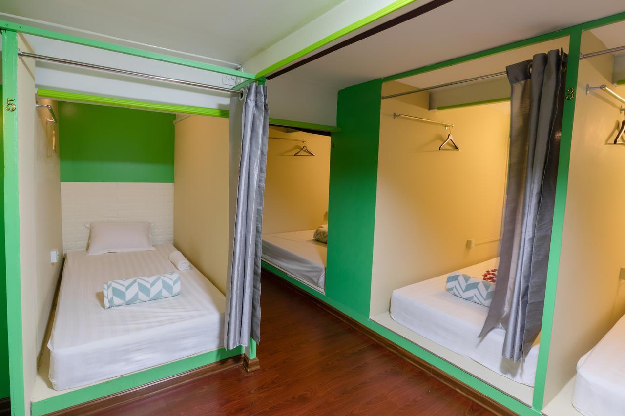 Little Monkey Hostel Yangon Esterno foto