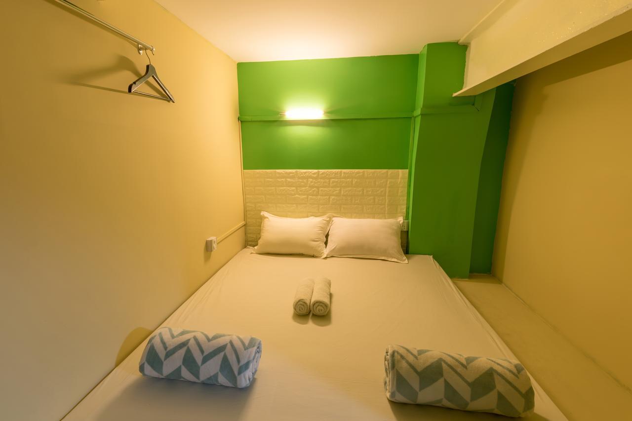 Little Monkey Hostel Yangon Esterno foto