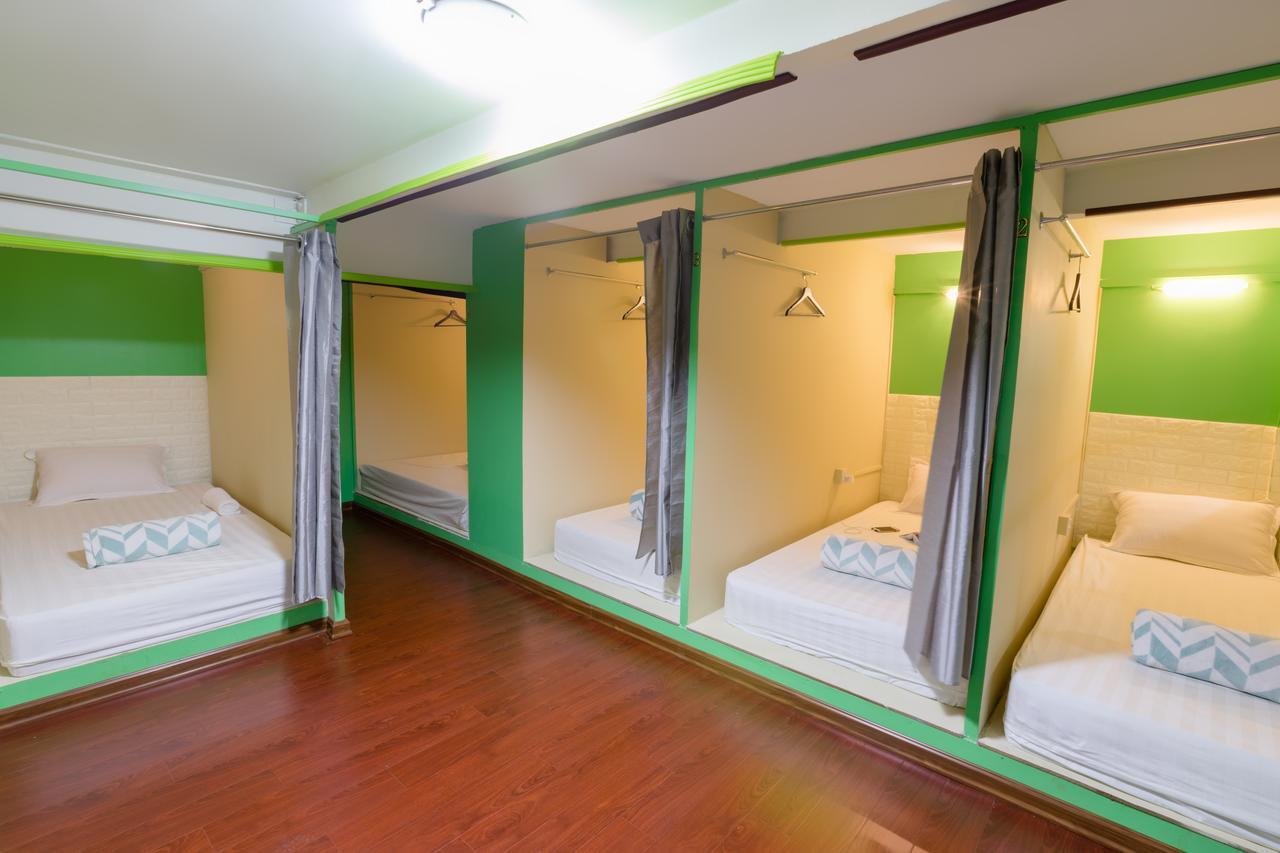 Little Monkey Hostel Yangon Esterno foto