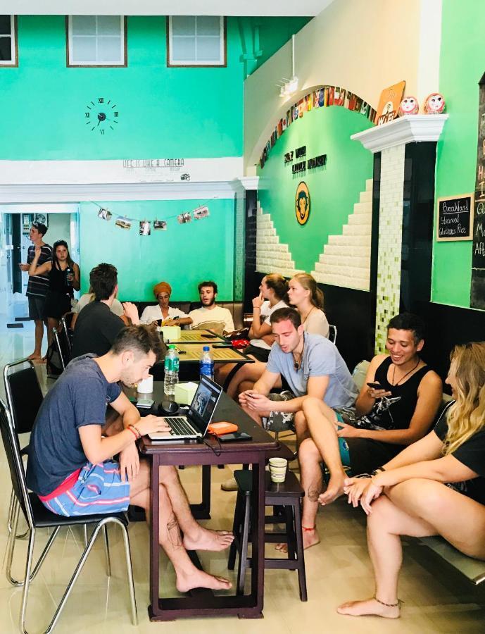 Little Monkey Hostel Yangon Esterno foto